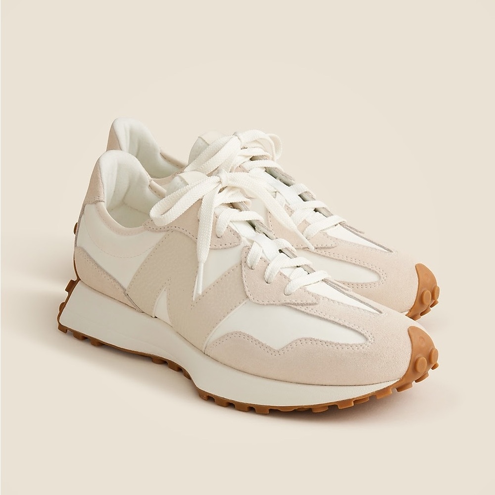 New Balance Cream and White Women's Sneakers size 8.5